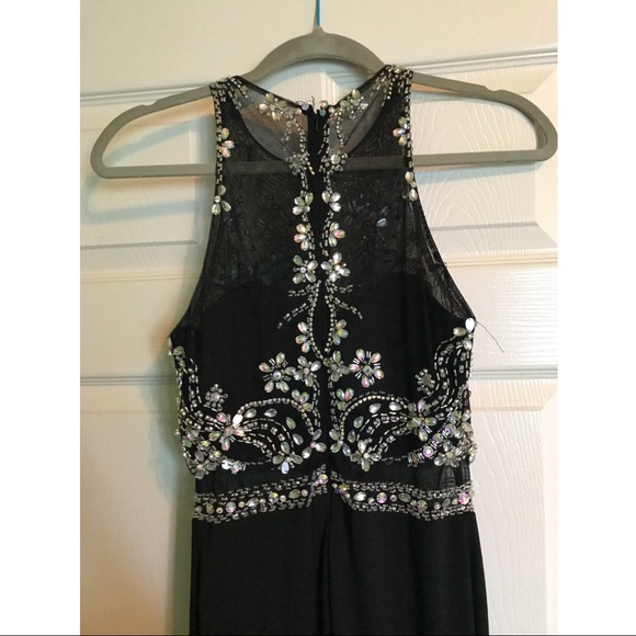 Worn once! No more events to attend in it!! - Picture 4 of 8